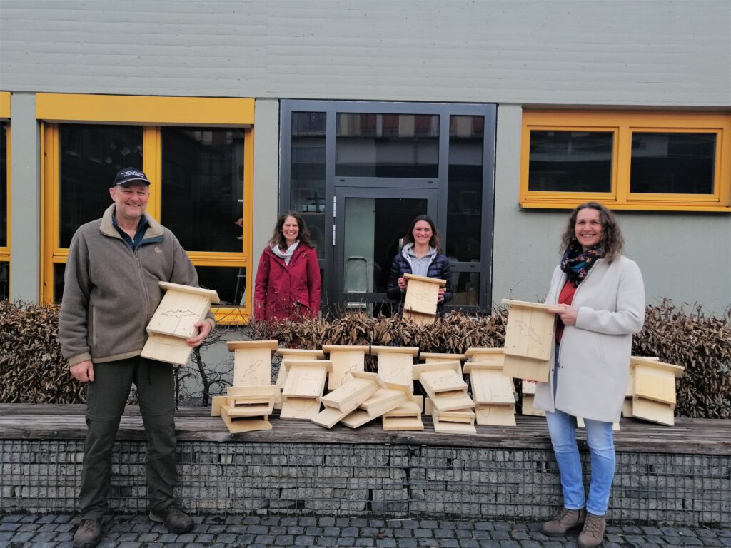 Fledermauskästen Projekt Fledermauskästen der Klasse 10V1